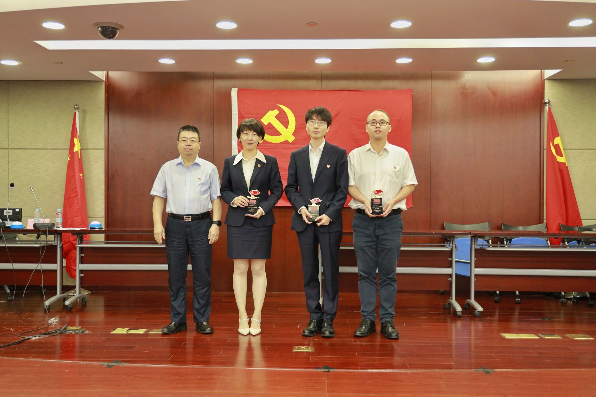 表彰“党员示范岗”.jpg