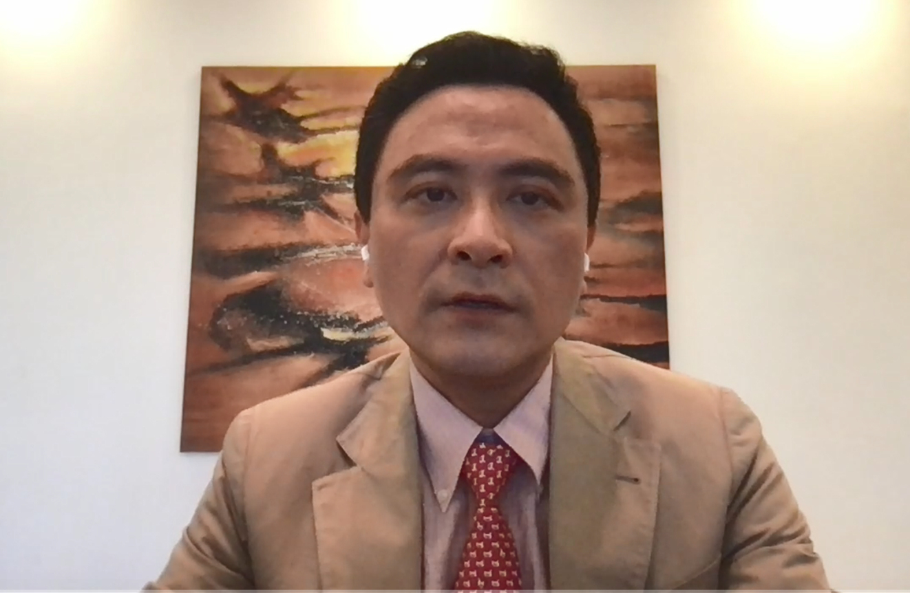 张巍.jpg